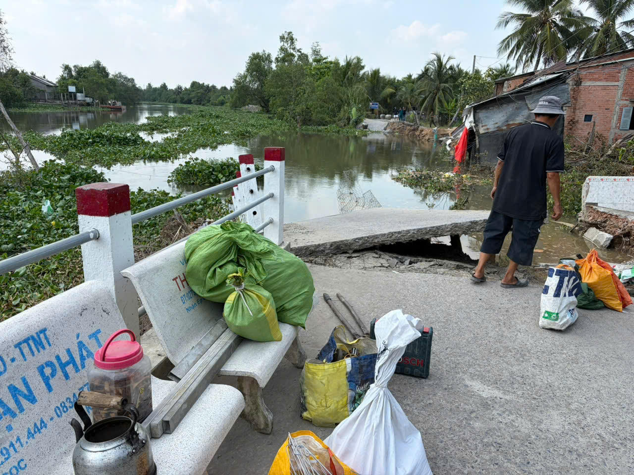 Đồng Tháp: Sạt lở nghiêm trọng trên tuyến Đông sông Phú An, nhiều hộ dân bị đe dọa