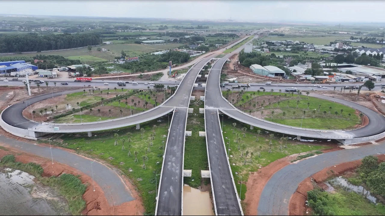 Hệ thống hạ tầng giao thông tại Đồng Nai ngày càng được hoàn thiện.