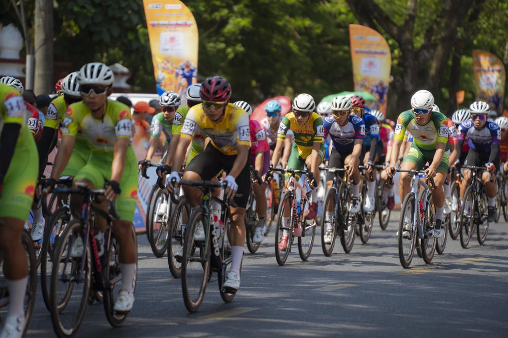 Sôi động chặng đua “Dã Viên - Phú Xuân” tại TP Huế