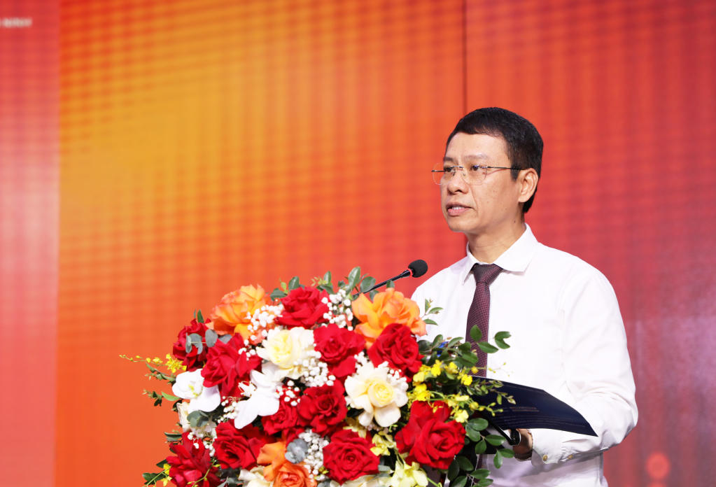 Ông Nguyễn Hồng Dương - Ủy viên Ban Thường vụ Tỉnh ủy, Trưởng ban Tuyên giáo và Dân vận Tỉnh ủy Quảng Ninh phát biểu tại hội thảo.