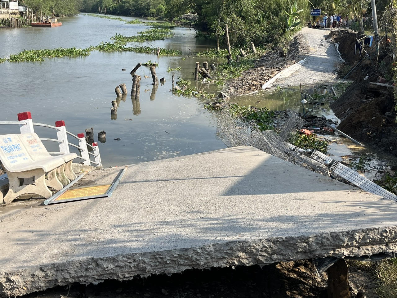 Đồng Tháp: Sạt lở nghiêm trọng trên tuyến Đông sông Phú An, nhiều hộ dân bị đe dọa