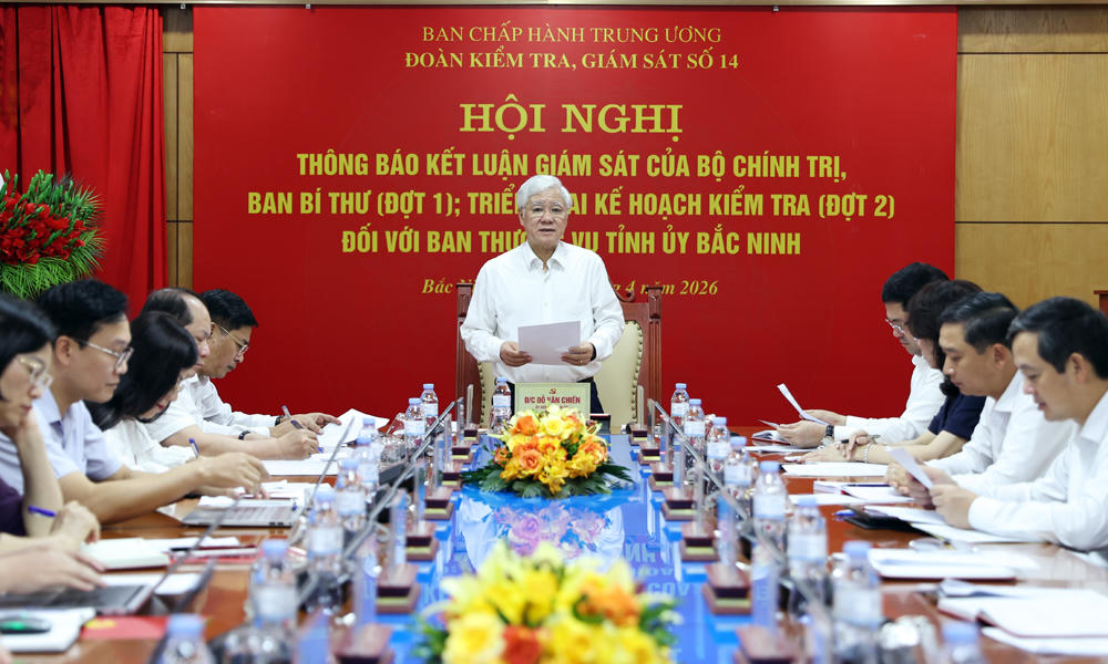 Ông Đỗ Văn Chiến, Ủy viên Bộ Chính trị, Phó Chủ tịch Thường trực Quốc hội, Trưởng Đoàn kiểm tra, giám sát phát biểu tại hội nghị.