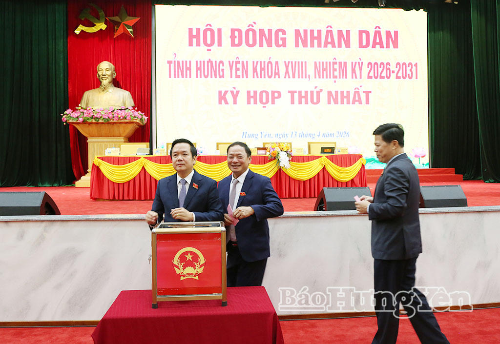 Đại biểu HĐND tỉnh bầu các chức danh của UBND tỉnh, nhiệm kỳ 2026-2031. (Ảnh Báo Hưng Yên)