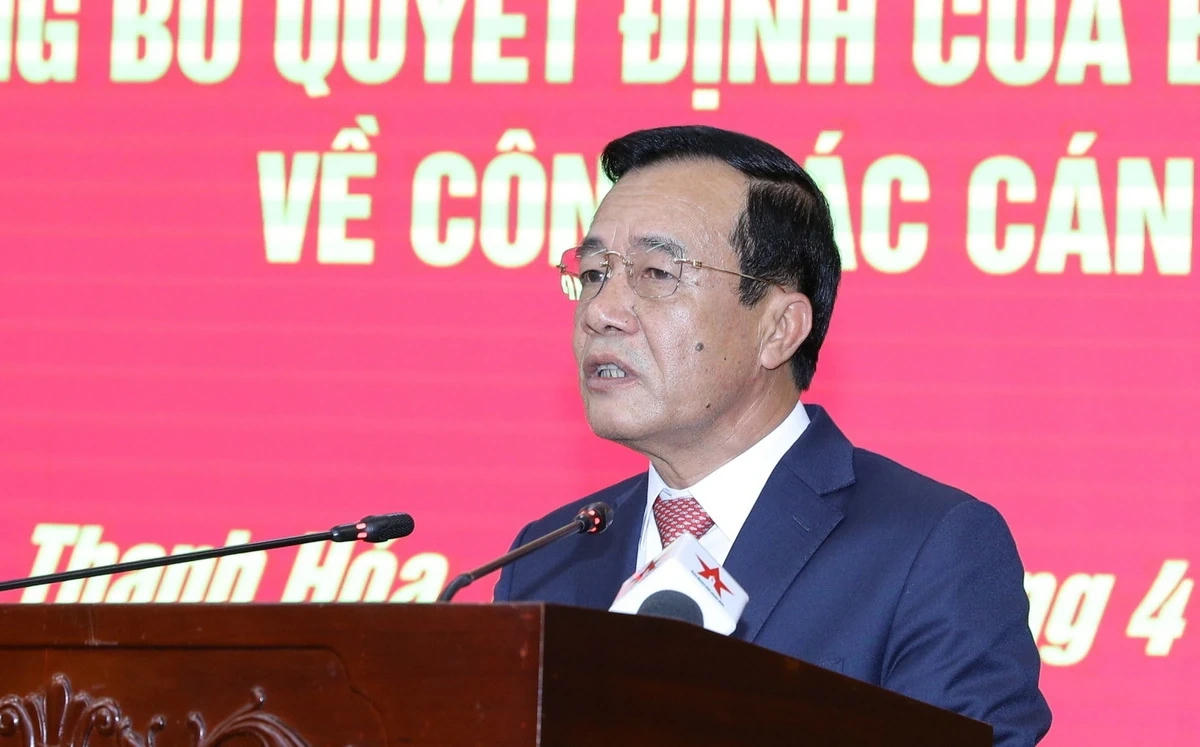 Tân Bí thư Tỉnh ủy Thanh Hóa Lê Đức Thái phát biểu nhận nhiệm vụ.