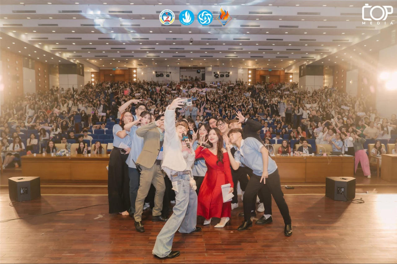  Hình ảnh đêm chung kết “Thủ lĩnh Sinh viên NEU” năm 2024