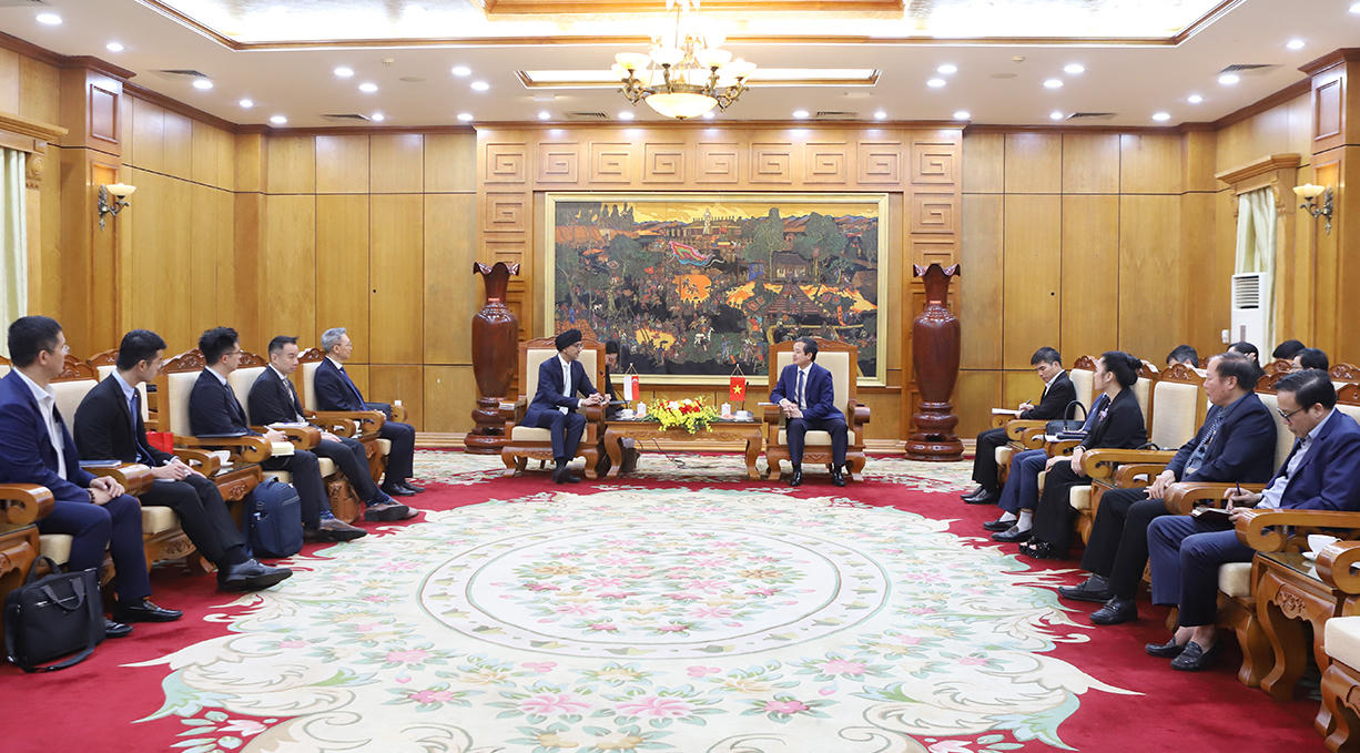 Quang cảnh buổi tiếp và làm việc.