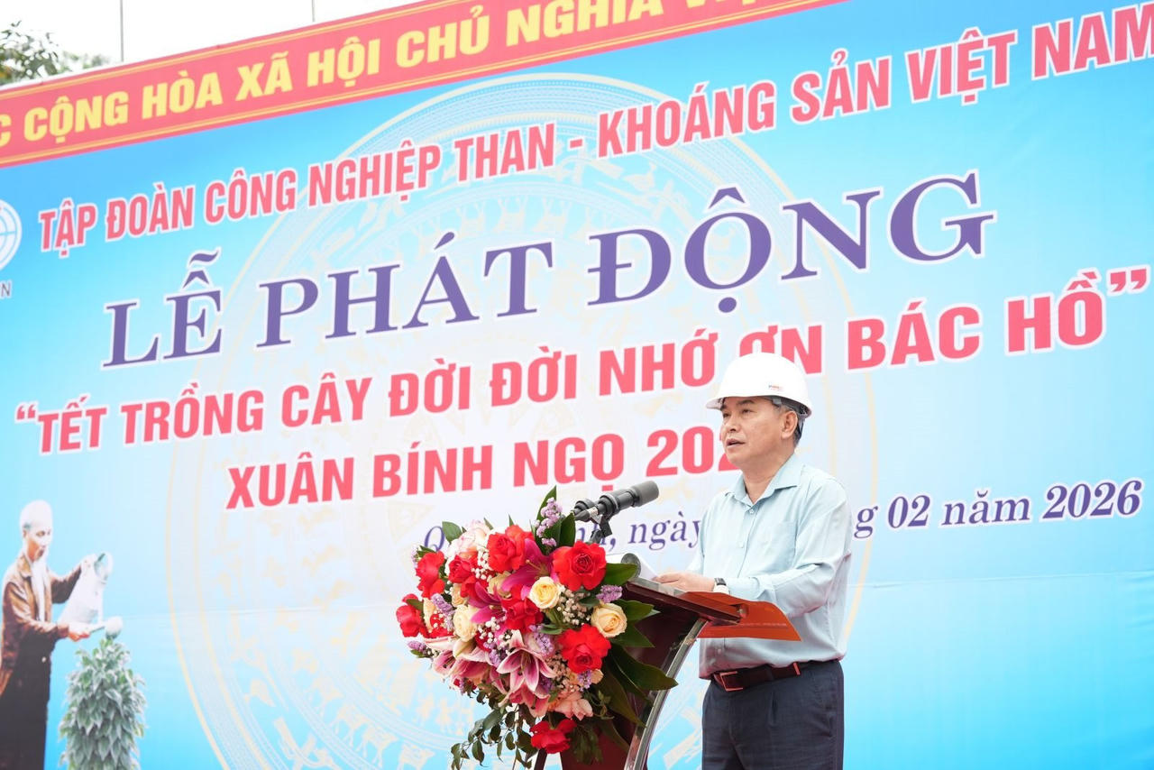 Đồng chí Vũ Anh Tuấn - Phó Bí thư Đảng ủy, Tổng giám đốc Tập đoàn phát động Tết trồng cây