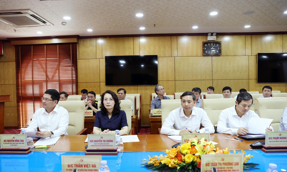 Thường trực Tỉnh ủy Bắc Ninh dự hội nghị.