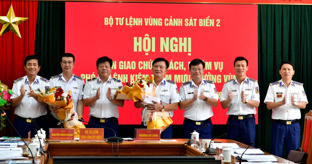 Đại tá Trương Bá Long, Phó Tư lệnh kiêm Tham mưu trưởng Bộ Tư lệnh Vùng Cảnh sát biển 2 được điều động giữ chức vụ Phó Tham mưu trưởng Cảnh sát biển Việt Nam và Đại tá Nguyễn Minh Khánh, Phó Tư lệnh kiêm Tham mưu trưởng Bộ Tư lệnh Vùng Cảnh sát biển 3 được điều động giữ chức vụ Phó Tư lệnh kiêm Tham mưu trưởng Bộ Tư lệnh Vùng Cảnh sát biển 2