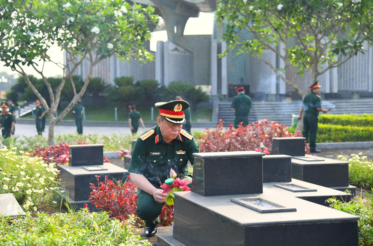 Đại tướng Nguyễn Trọng Nghĩa thăm, kiểm tra các đơn vị trên địa bàn Đà Nẵng