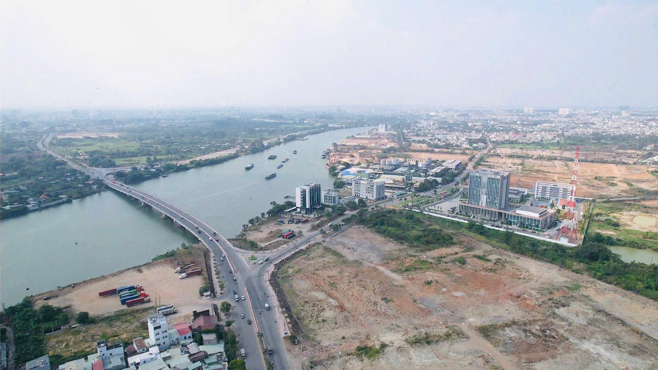 Nhiều khu vực tại KCN Biên Hòa 1 đã hoàn tất giải phóng mặt bằng, lộ rõ diện mạo mới.