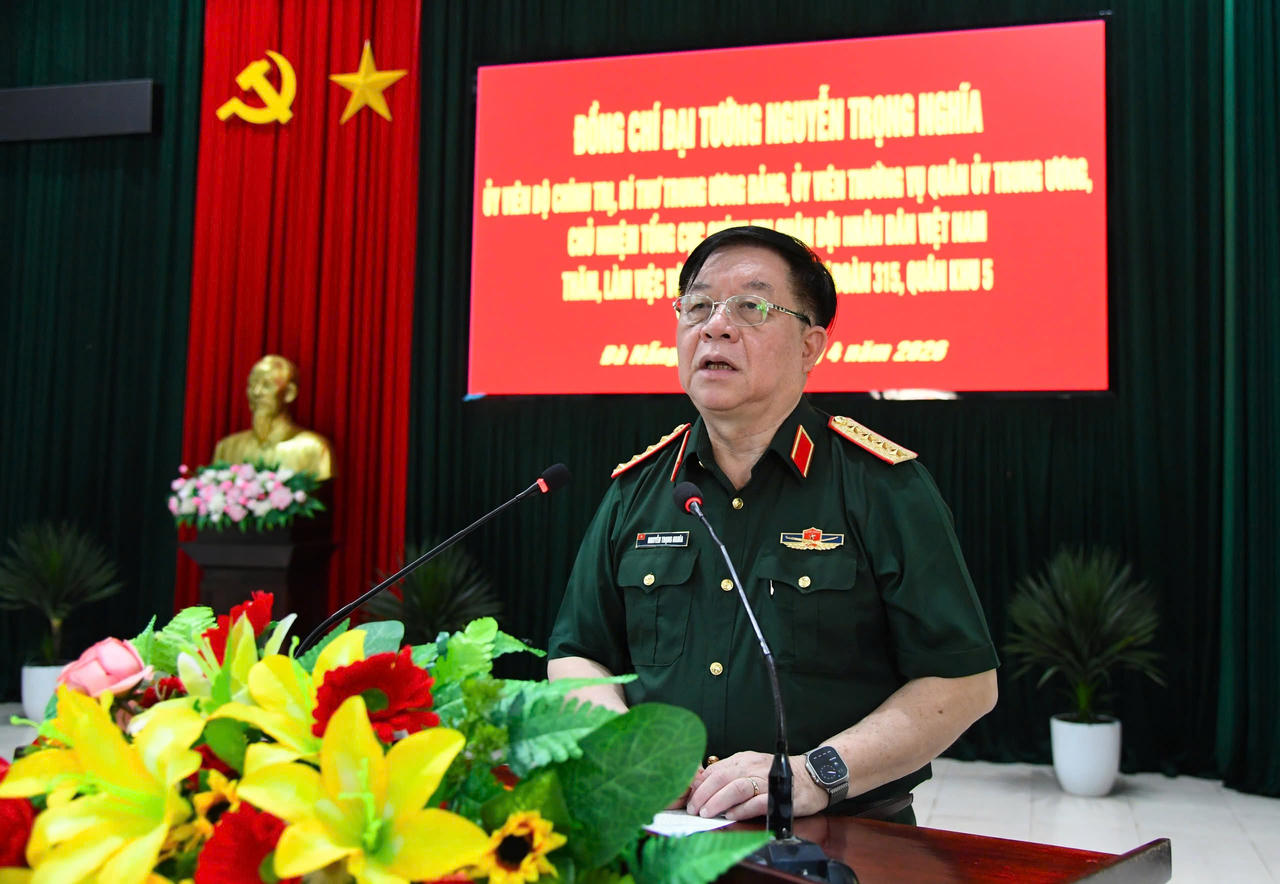 Đại tướng Nguyễn Trọng Nghĩa phát biểu tại buổi thăm, kiểm tra tại Trường&nbsp;Thiếu sinh quân miền Trung và Trung đoàn 143 (Sư đoàn 315) trên địa bàn Đà Nẵng