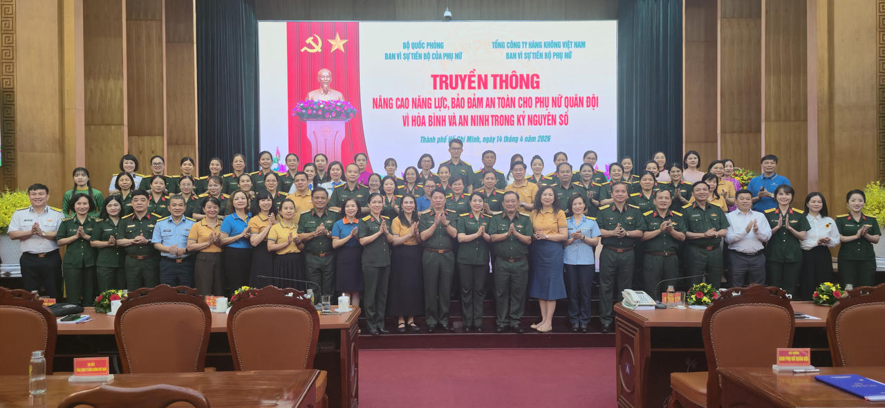 Nữ quân nhân củng cố bản lĩnh trong kỷ nguyên số