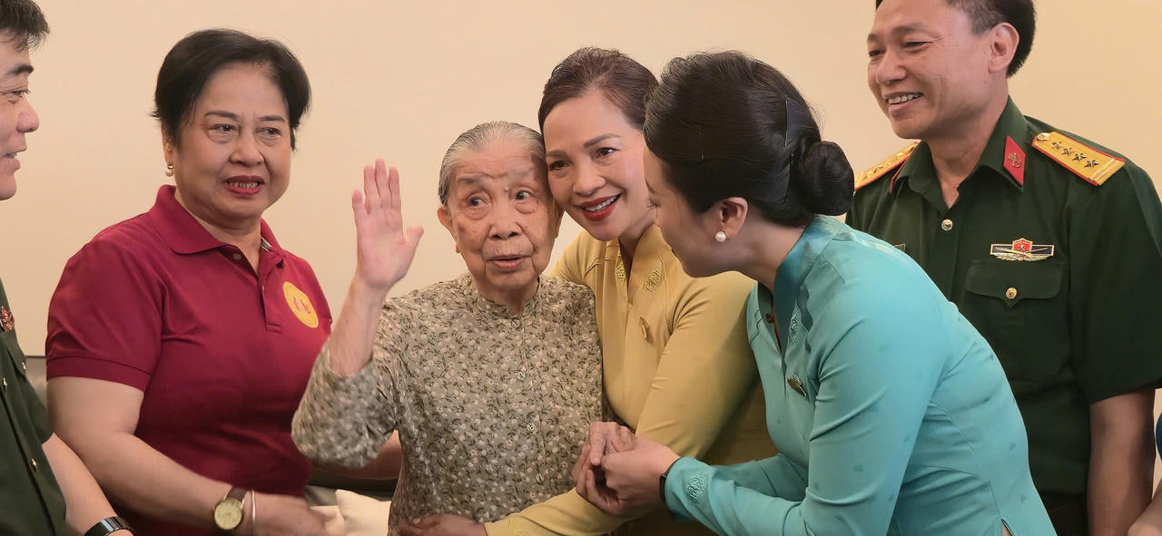 Nghĩa tình trong những ngày tháng Tư lịch sử