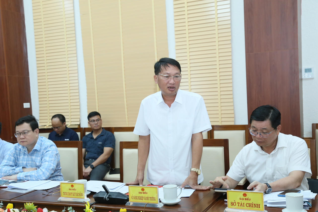 Lãnh đạo Sở Nông nghiệp và Môi trường phát biểu tại buổi làm việc.