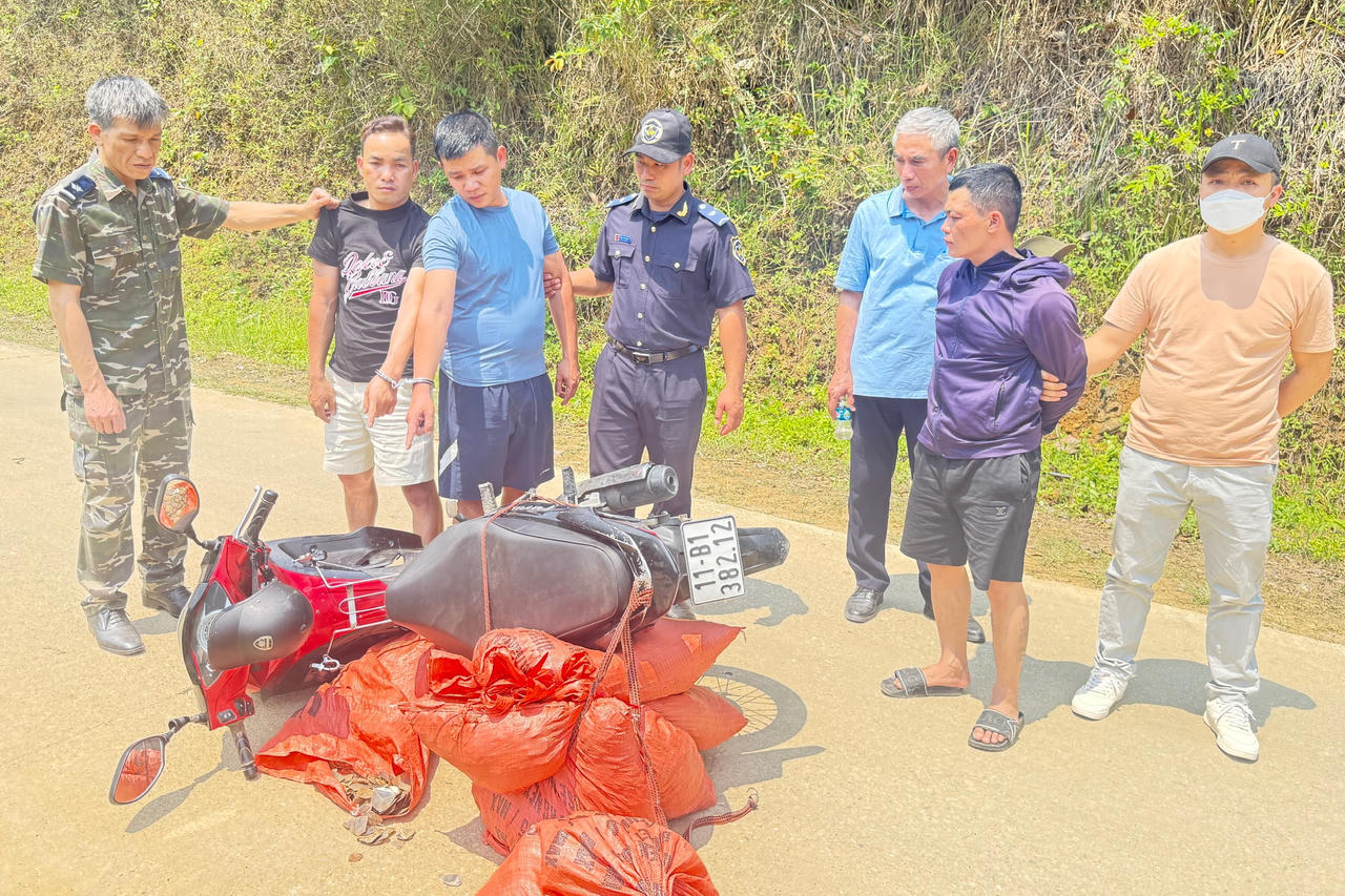 Hải quan thu giữ hơn 59 kg vảy nghi của tê tê tại Cao Bằng