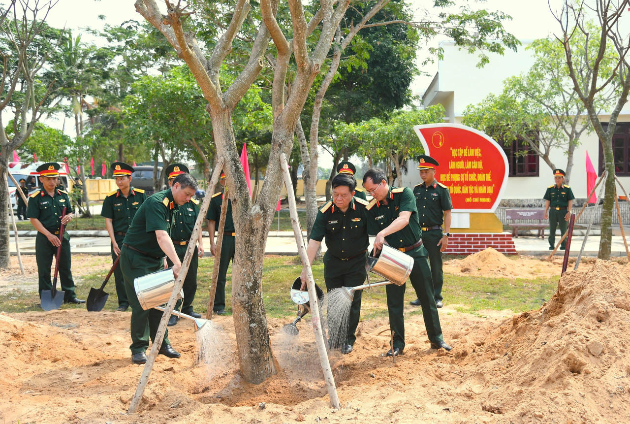 Đại tướng Nguyễn Trọng Nghĩa thăm, kiểm tra các đơn vị trên địa bàn Đà Nẵng