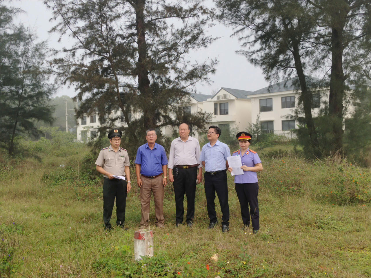 Tổ chức thi hành dứt điểm vụ việc phân chia di sản thừa kế kéo dài tại thôn 9, xã Vĩnh Linh, tỉnh Quảng Trị.