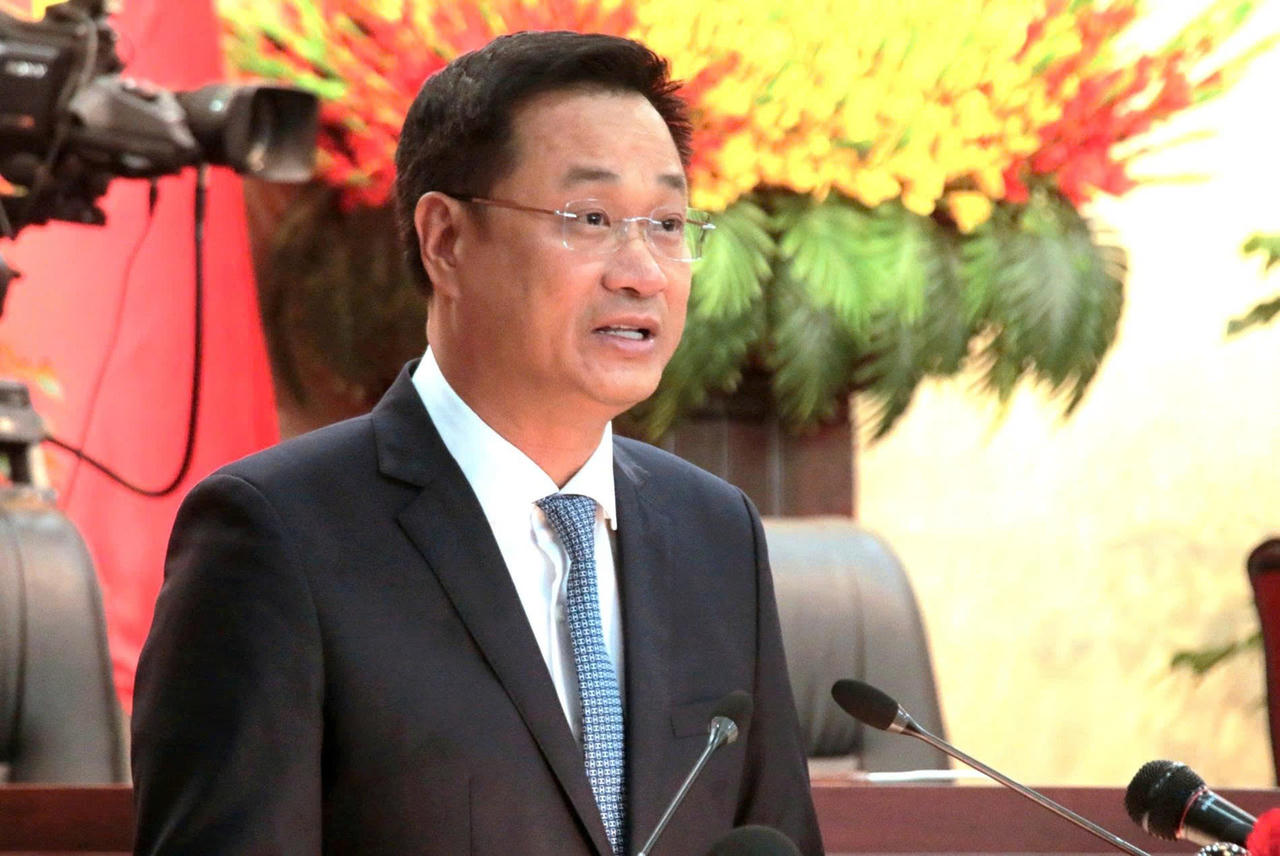 Bí thư Thành ủy Đà Nẵng: "Mỗi nghị quyết phải thực sự trở thành công cụ tháo gỡ “điểm nghẽn”, khơi thông nguồn lực, thu hút nhà đầu tư chiến lược, tạo môi trường cạnh tranh quốc tế; đồng thời thể hiện tinh thần dám nghĩ, dám làm, dám chịu trách nhiệm".