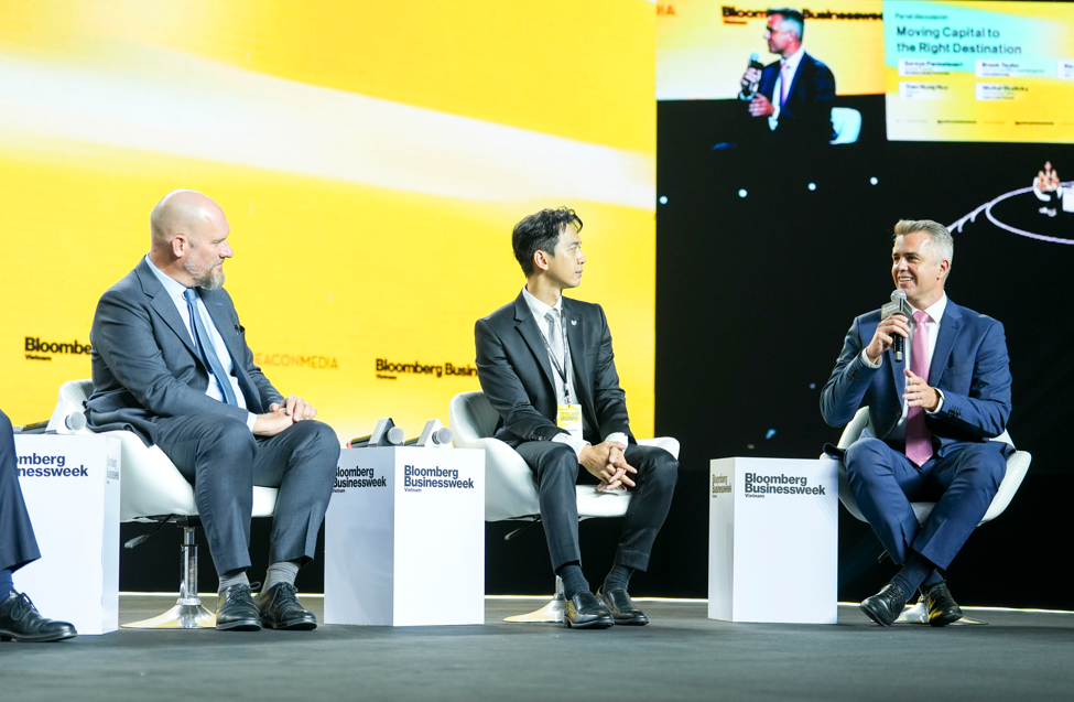 Ông Michal Skalicky – Giám đốc Quan hệ Khách hàng Home Credit Việt Nam chia sẻ tại diễn đàn