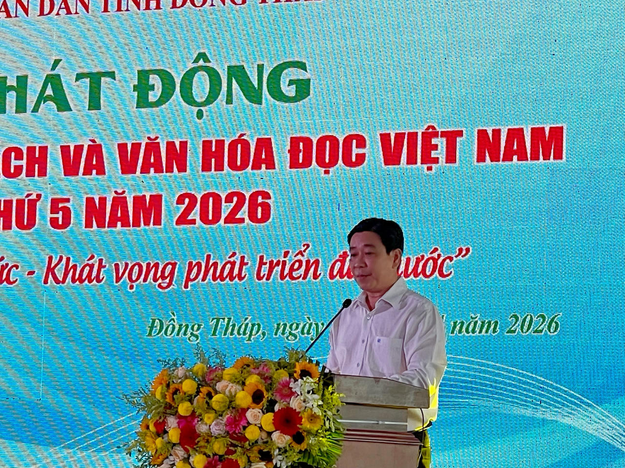 Phó Giám đốc Sở Văn hóa, Thể thao và Du lịch tỉnh Đồng Tháp phát biểu tại lễ phát động.