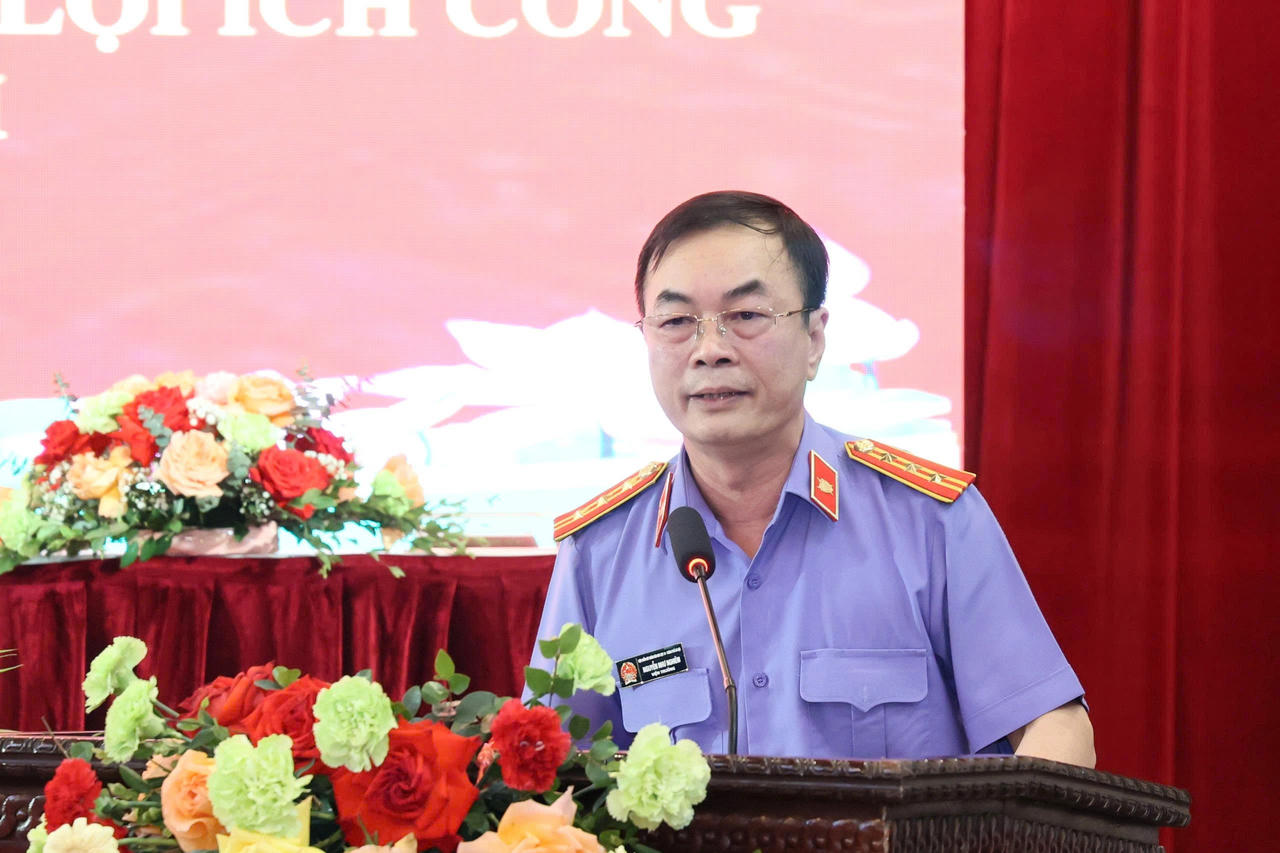 Ông Nguyễn Như Nghiêm – Viện trưởng VKSND Khu vực 10 phát biểu khai mạc buổi lễ.