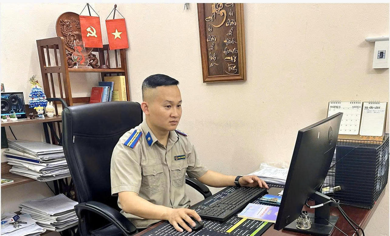 Chấp hành viên Hoàng Thành Minh, Phòng THADS khu vực 1, Lạng Sơn. 
(Ảnh: Lê Hanh)