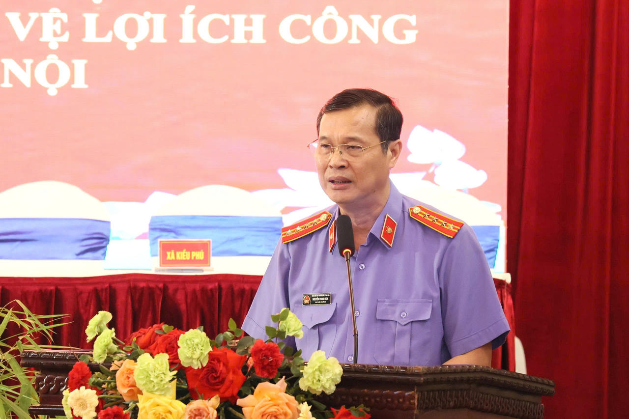 Ông Nguyễn Thanh Sơn – Ủy viên Ban Thường vụ Đảng ủy, Phó Viện trưởng VKSND TP Hà Nội phát biểu chỉ đạo tại lễ ký kết.