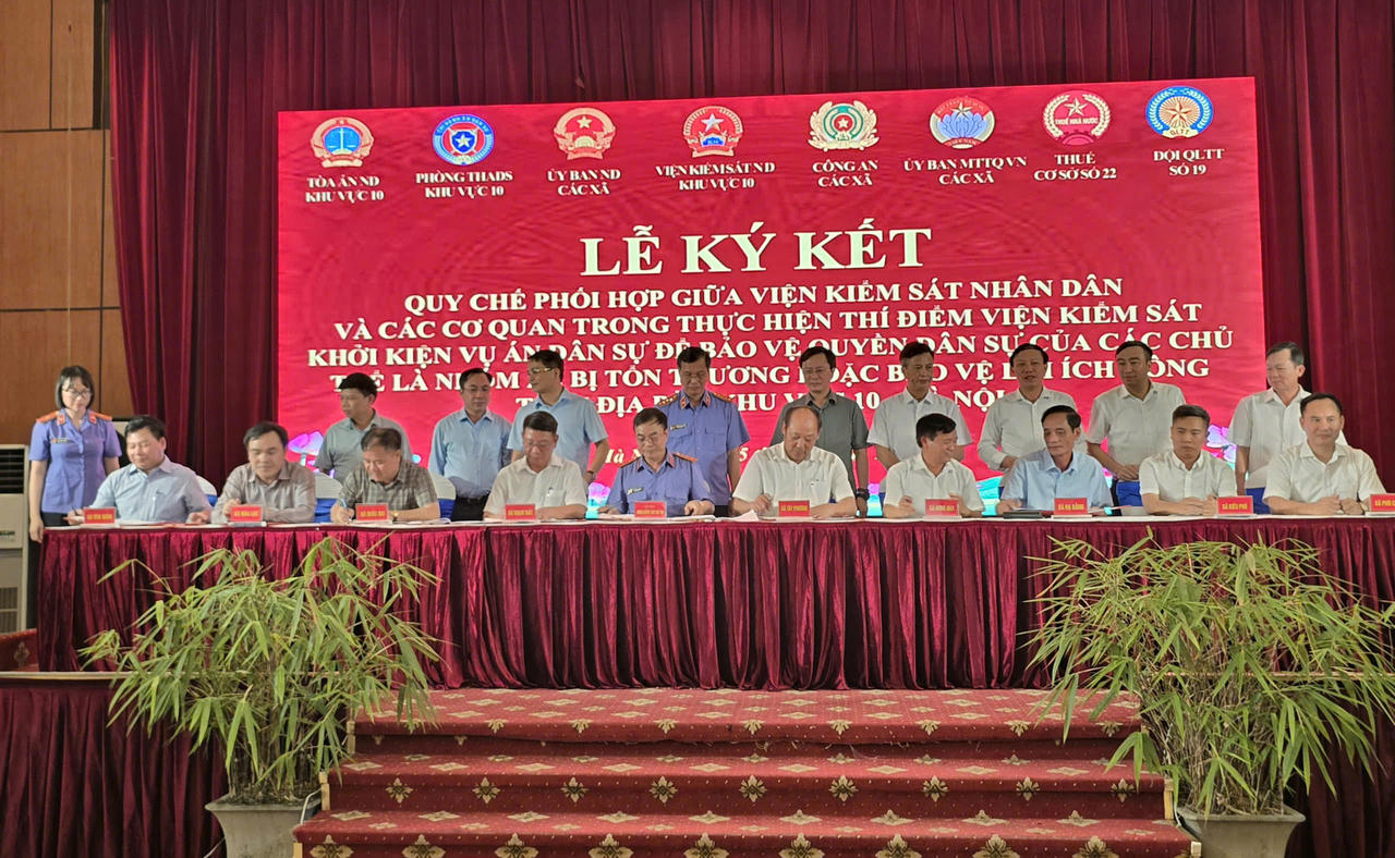 VKSND Khu vực 10 TP Hà Nội ký kết Quy chế phối hợp bảo vệ lợi ích công và nhóm dễ bị tổn thương