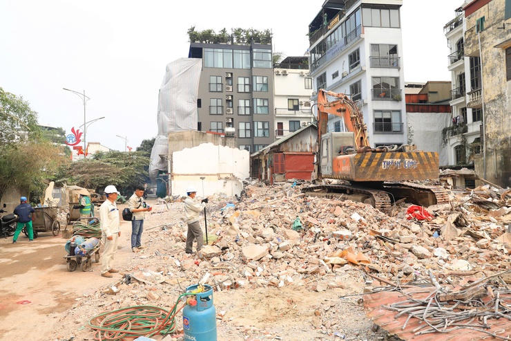 Công tác giải phóng mặt bằng Dự án đầu tư xây dựng cầu Tứ Liên và đường dẫn hai đầu cầu đã đạt gần 80% tổng diện tích. (Ảnh: Lê Hải)