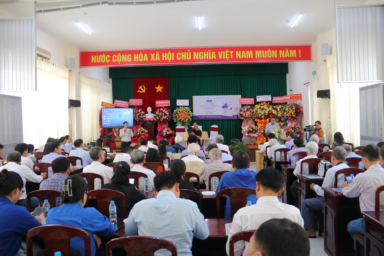 Quang cảnh buổi tọa đàm.