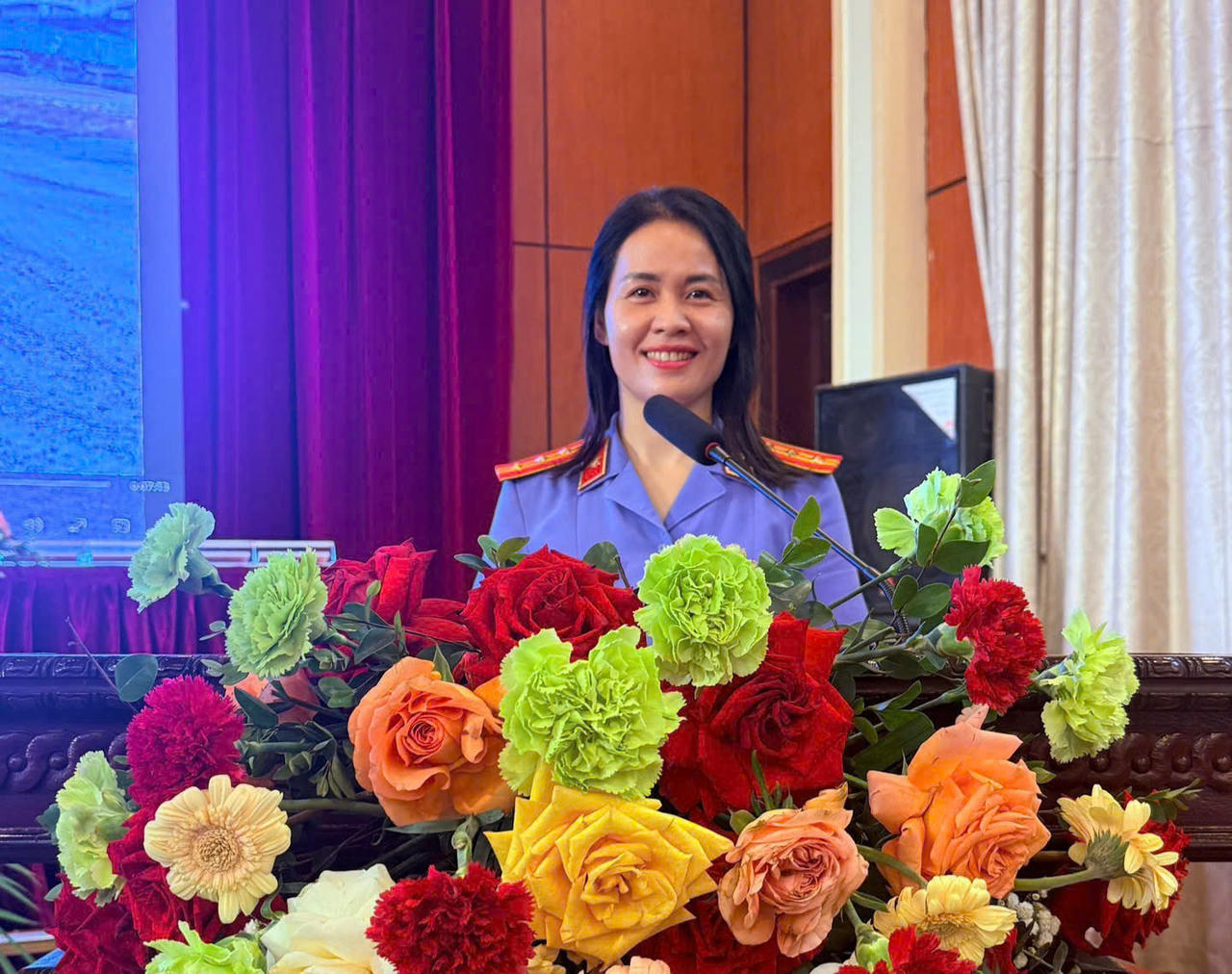 Bà Lương Thị Hương – Phó Viện trưởng VKSND Khu vực 10 trình bày tóm tắt nội dung Quy chế phối hợp.