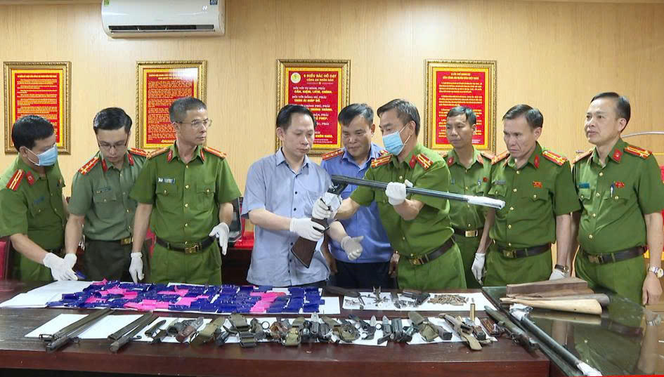 Sau hơn 1 năm triển khai Luật Quản lý, sử dụng VK, VLN, CCHT, Công an Thanh Hóa đã thu hồi hàng nghìn khẩu súng.