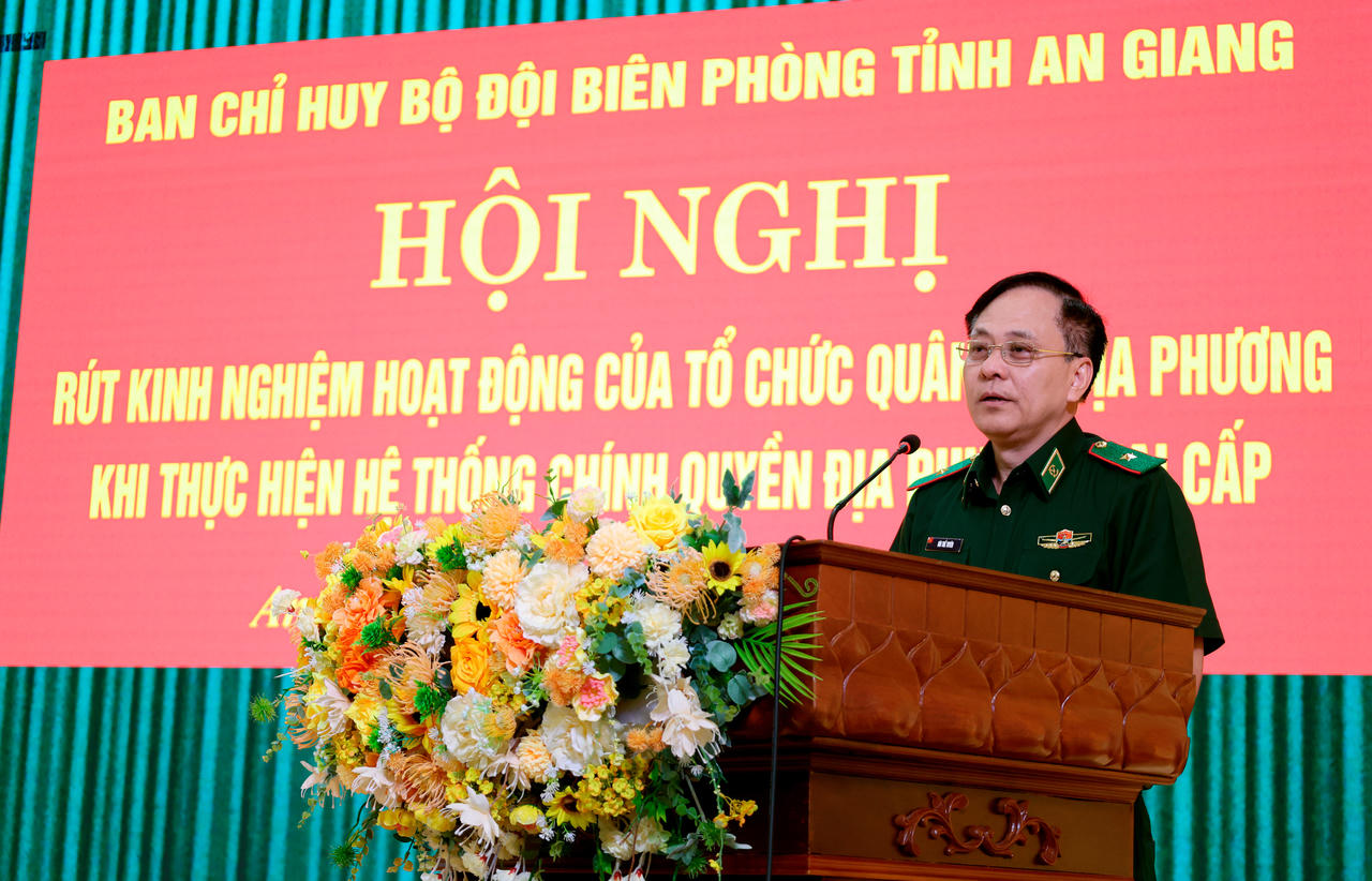 Thiếu tướng Bùi Thế Tuyên, Cục trưởng Cục Trinh sát Bộ đội Biên phòng phát biểu chỉ đạo tại hội nghị. Ảnh: Tuấn Kiệt