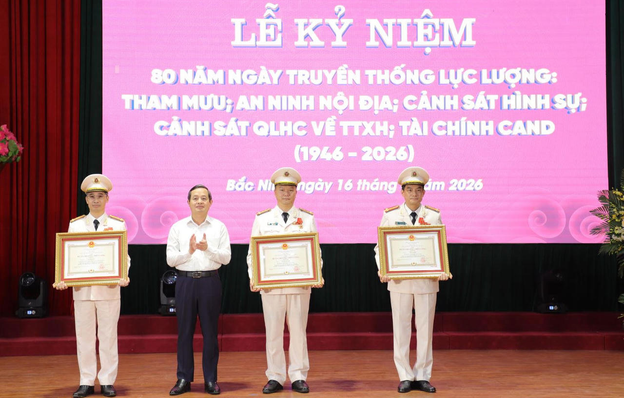Bắc Ninh: Ba cán bộ Công an tỉnh vinh dự nhận Huân chương Chiến công 