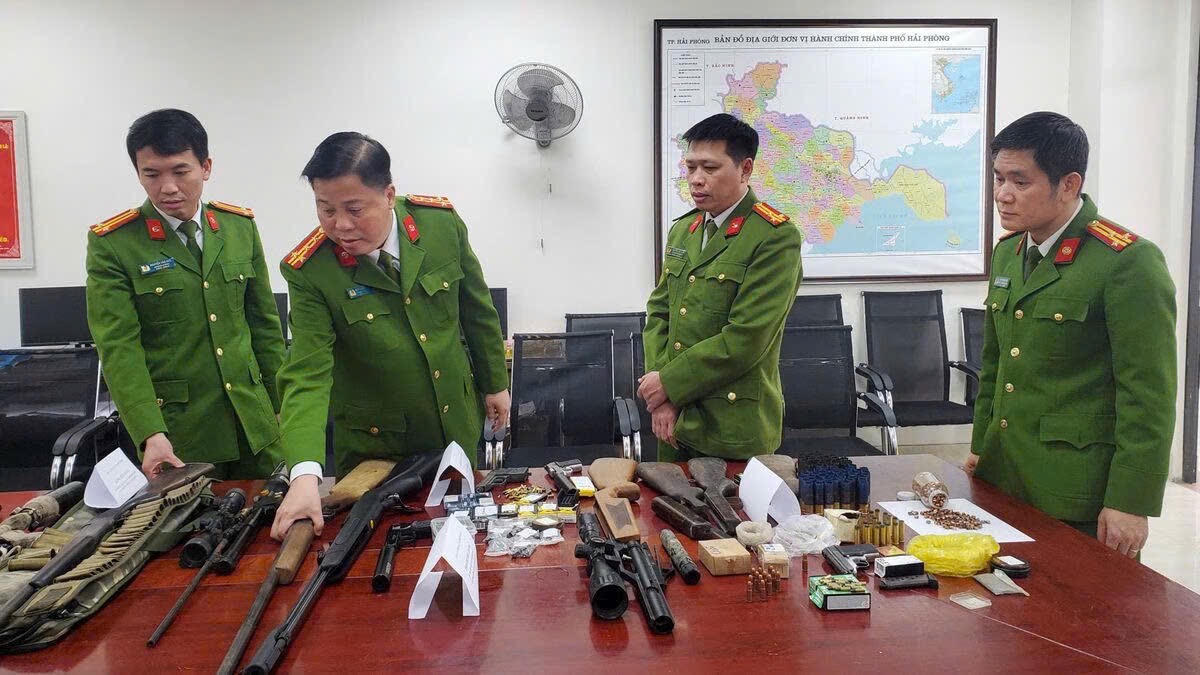Lãnh đạo Công an TP Hải Phòng chỉ đạo Phòng Cảnh sát Hình sự triệt phá đường dây vũ khí, đạn quân dụng quy mô lớn.