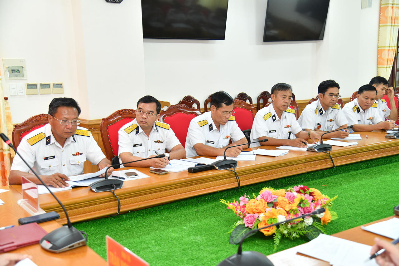 Tăng cường công tác phối hợp giữa BTL Vùng Cảnh sát biển 4 và BTL Vùng 5 Hải quân
