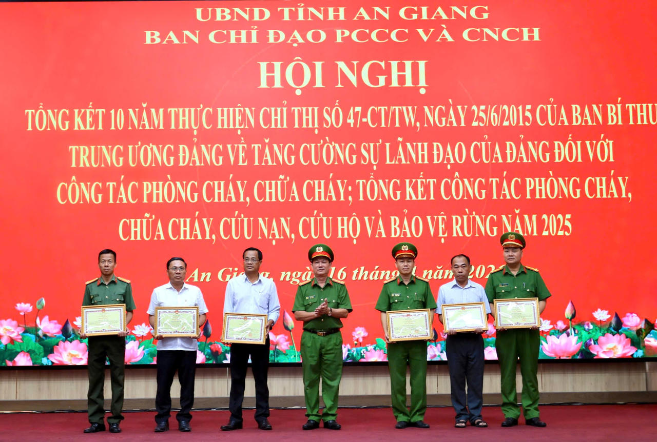 An Giang: Khen thưởng nhiều tập thể, cá nhân thực hiện tốt Chỉ thị 47-CT/TW và công tác PCCC, cứu nạn, cứu hộ