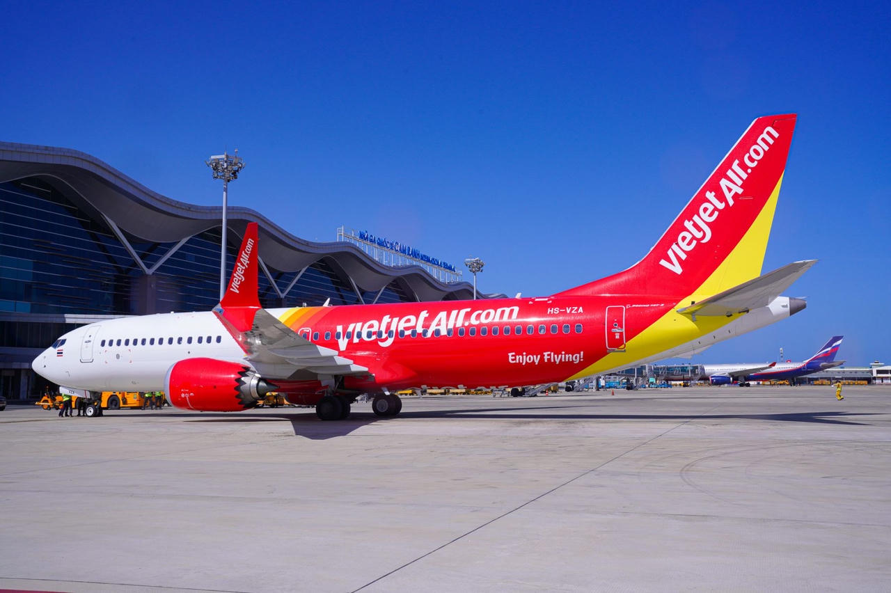 Tàu bay Boeing 737-8 hiện đại, mang lại trải nghiệm bay thoải mái cho hành khách