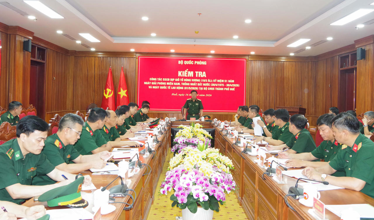 Bộ Quốc phòng kiểm tra công tác sẵn sàng chiến đấu tại Bộ CHQS TP Huế