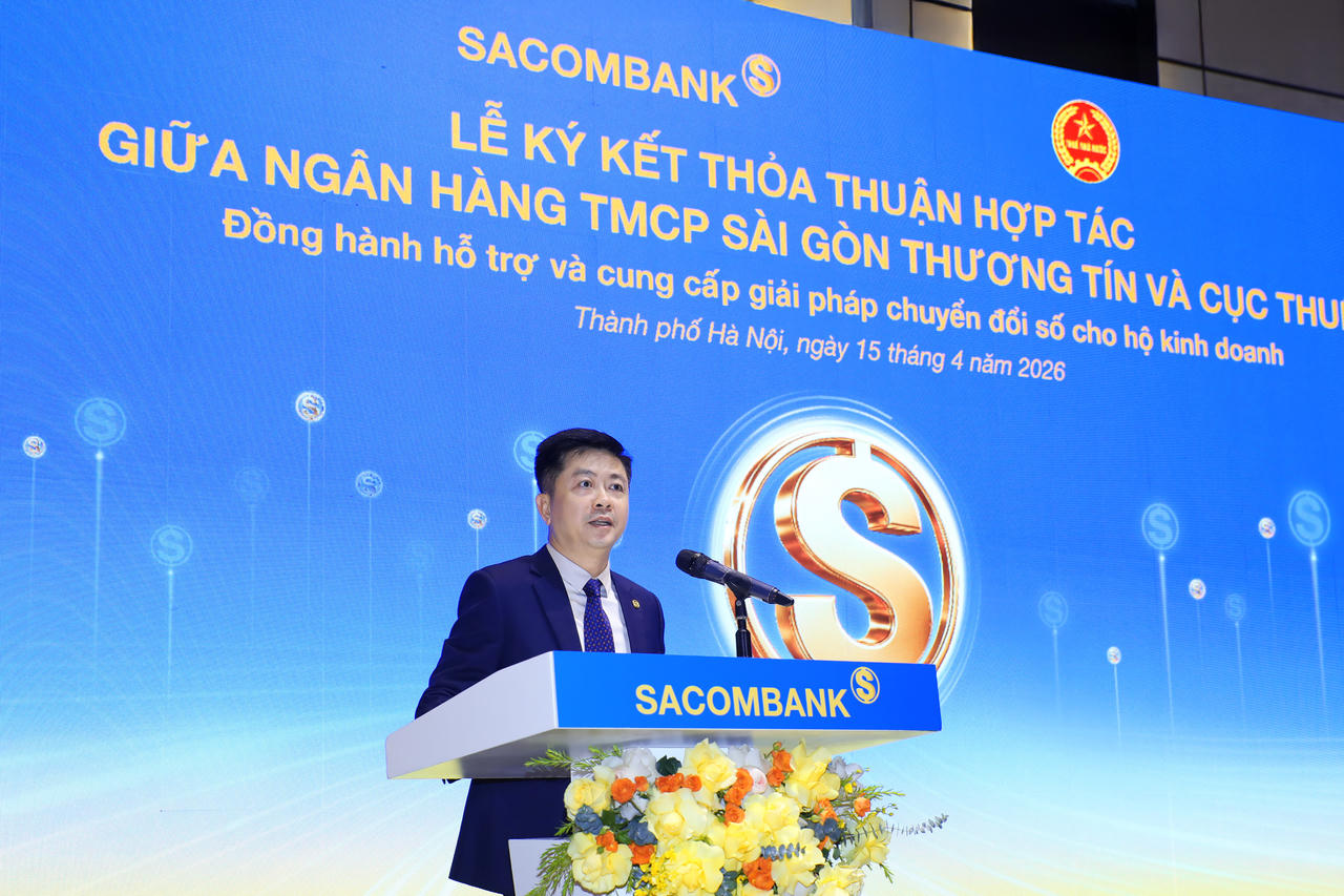 Ông Nguyễn Minh Tâm - P.TGĐ SACOMBANK chia sẻ tại buổi lễ