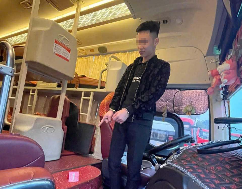 Bắt giữ đối tượng trộm cắp tài sản trên xe khách