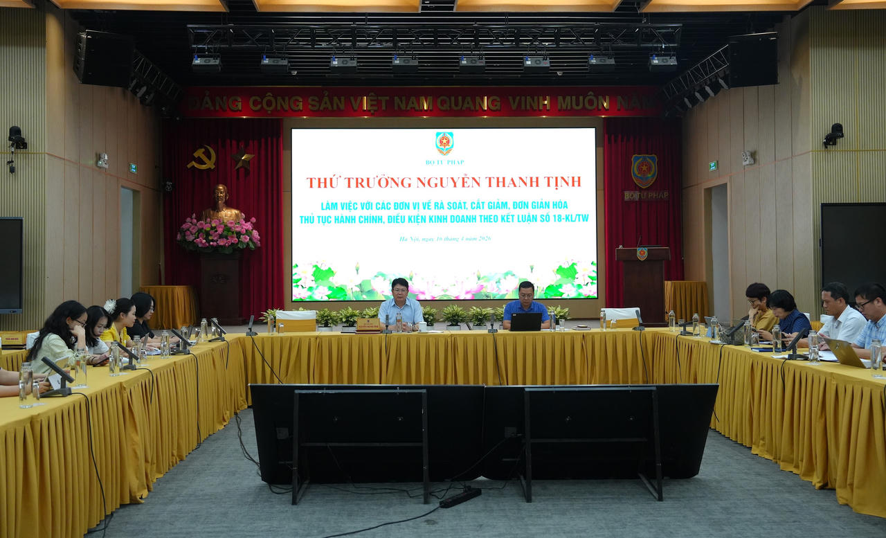 Bộ Tư pháp phải “làm gương, làm mẫu” trong cắt giảm, đơn giản hoá thủ tục hành chính