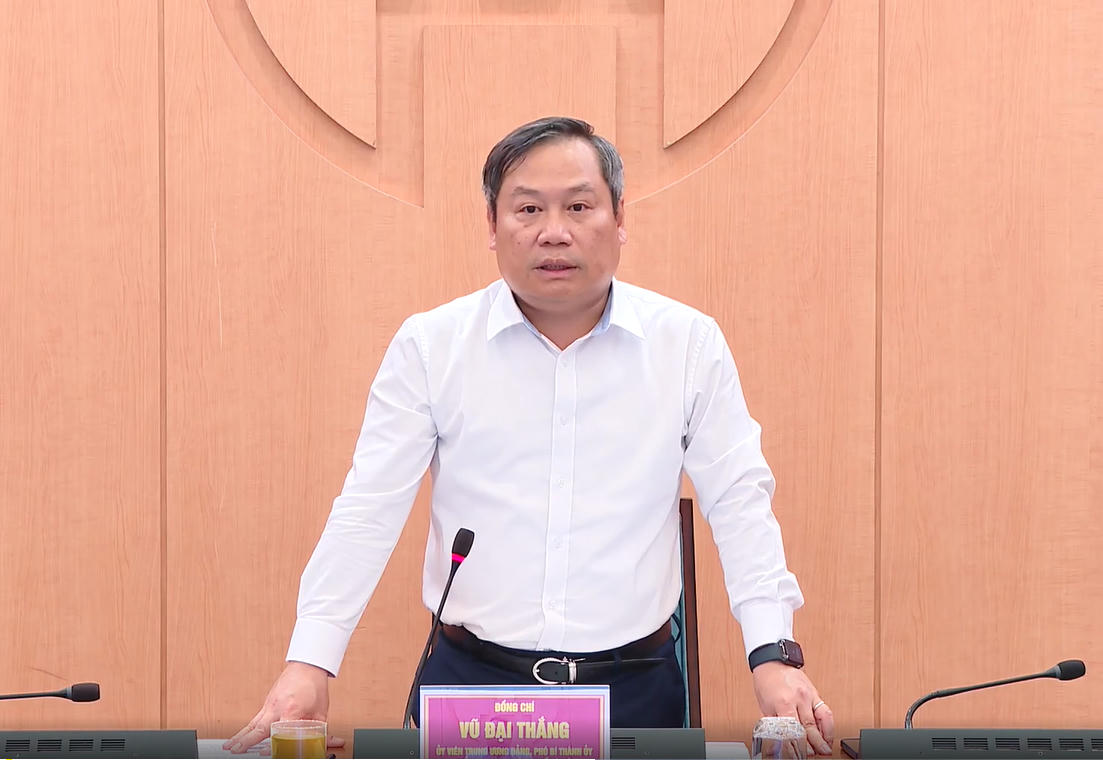 Chủ tịch UBND thành phố Hà Nội Vũ Đại Thắng phát biểu tại cuộc họp. 