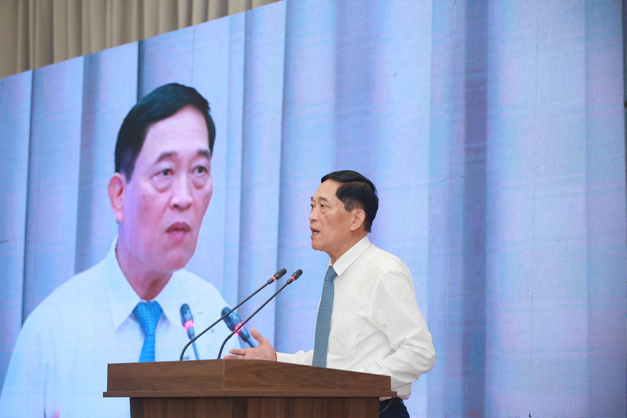 TS. Trần Văn Tùng, Chủ tịch Hội Thông tin Khoa học và Công nghệ cho biết, mọi giải pháp công nghệ tiên tiến nhất sẽ khó phát huy giá trị nếu chỉ nằm im trong các phòng nghiên cứu.