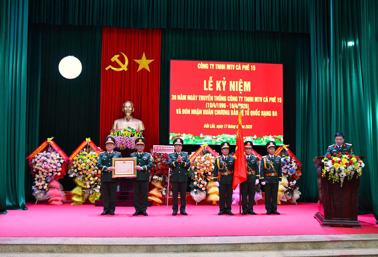 Công ty TNHH MTV Cà phê 15 (Quân khu 5) long trọng tổ chức Lễ kỷ niệm 30 năm Ngày truyền thống (18/4/1996 - 18/4/2026) và đón nhận Huân chương Bảo vệ Tổ quốc hạng Ba.