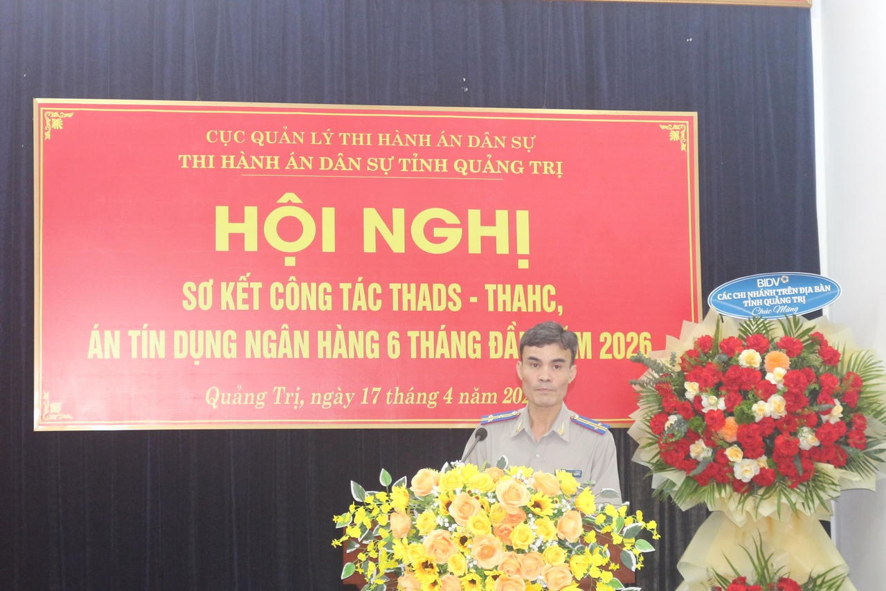 Ông Mai Anh Tuấn, Phó Trưởng THADS tỉnh Quảng Trị trình bày báo cáo sơ kết công tác THADS, THAHC 6 tháng đầu năm 2026.