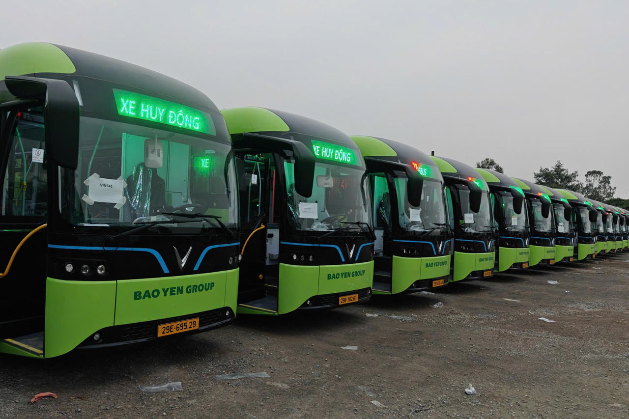 Hà Nội đưa thêm 53 xe buýt điện vào hoạt động
