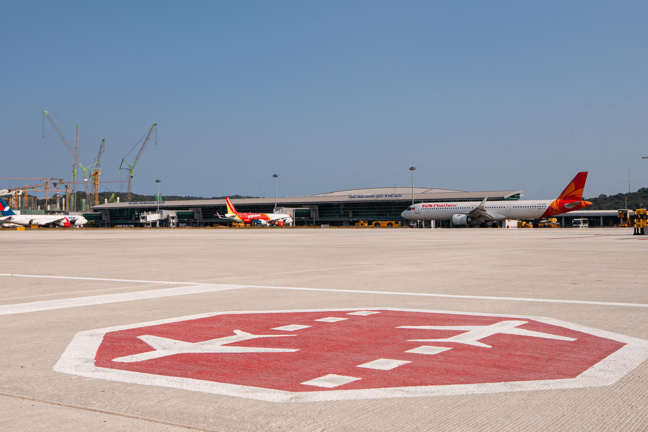 Sân đỗ 1C Cảng hàng không Phú Quốc chính thức đưa vào khai thác 