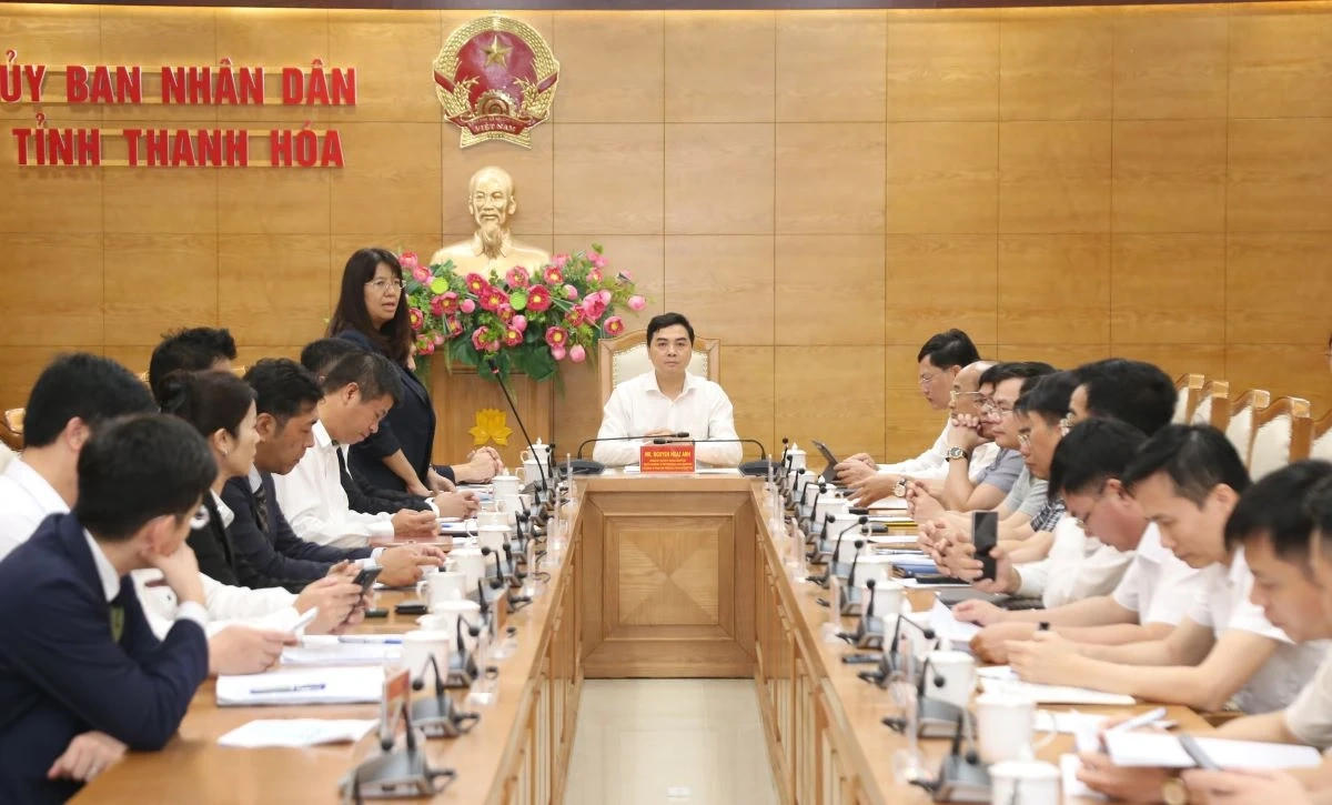 Quang cảnh buổi làm việc.